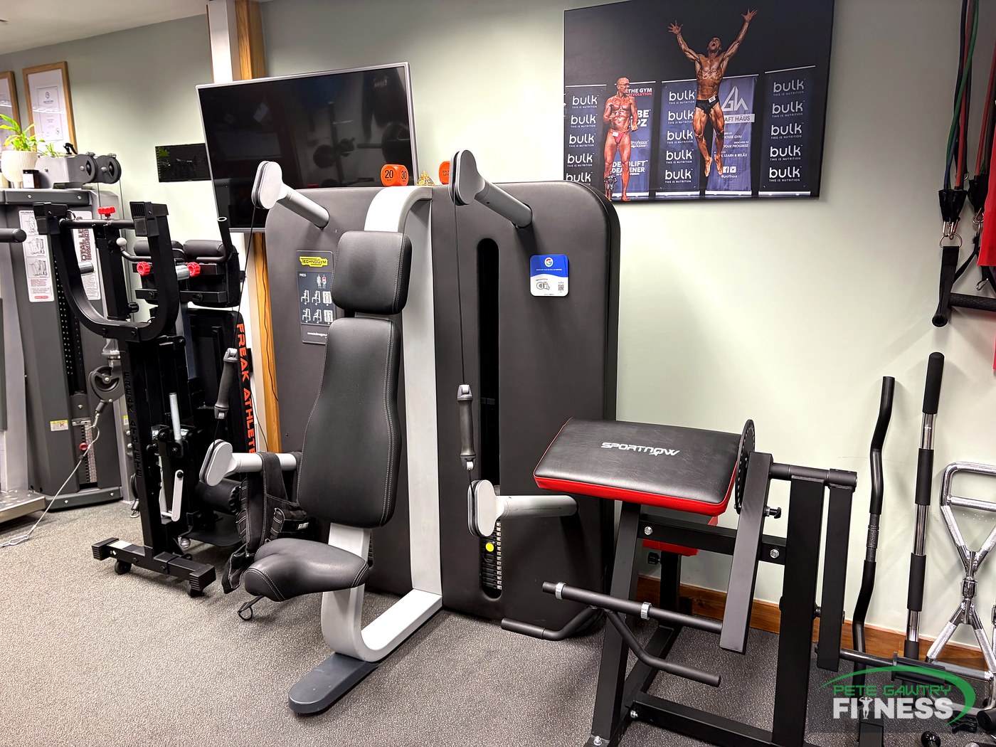 Selectorised chest and shoulder press resistance machines and multi-gym at Pete Gawtry's studio